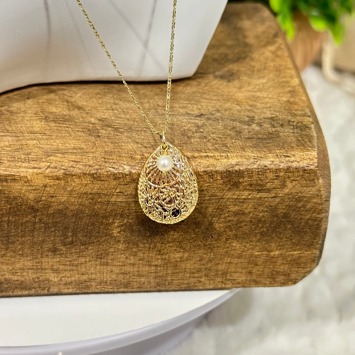 Marina Teardrop Pearl Necklace