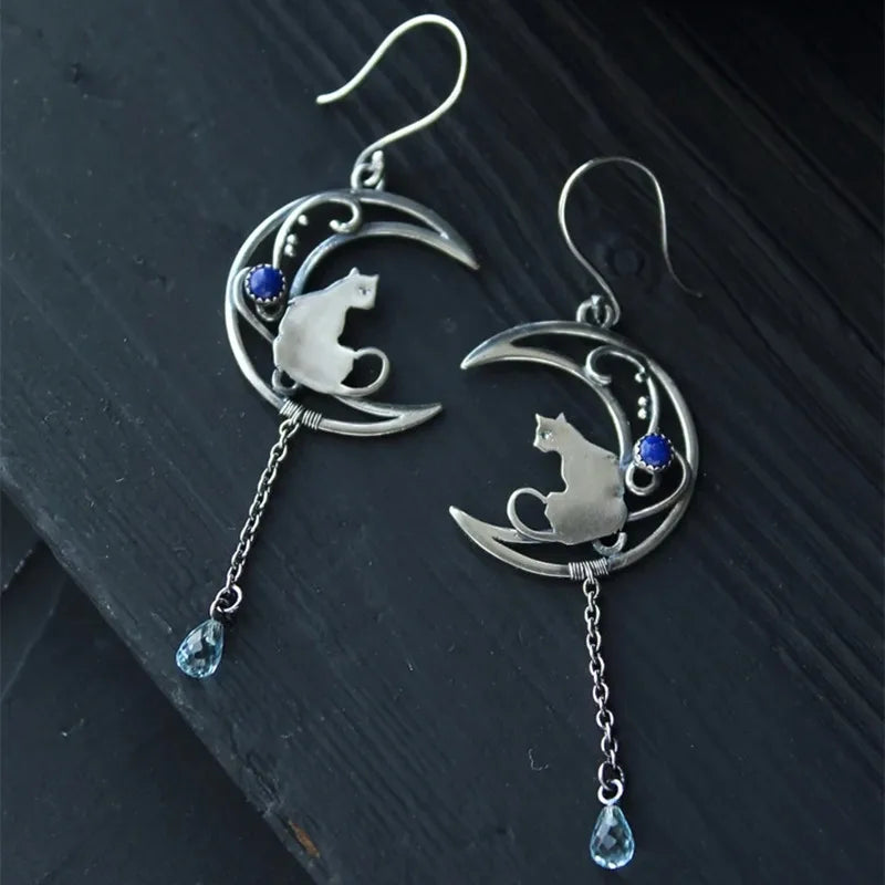Moonlight Cat Earrings – Vintage Crescent Design with Lapis Lazuli Gemstone