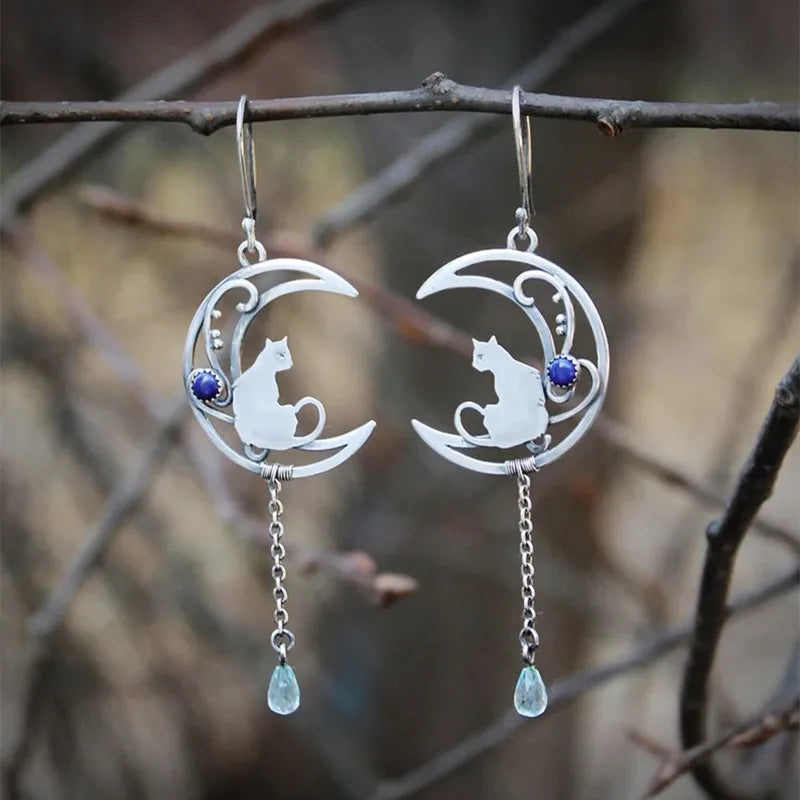 Moonlight Cat Earrings – Vintage Crescent Design with Lapis Lazuli Gemstone