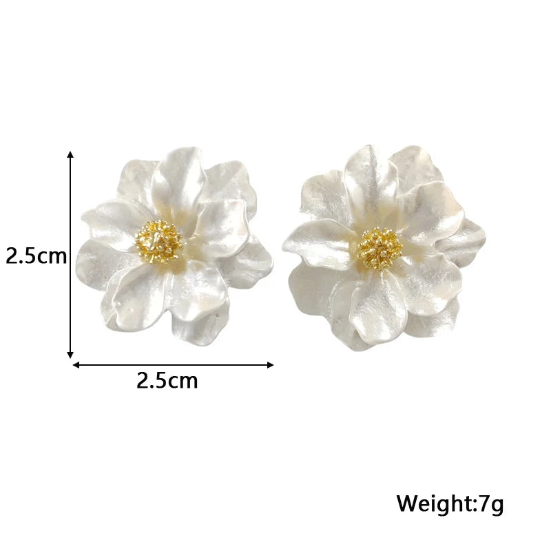 Chic White Acrylic Flower Stud Earrings
