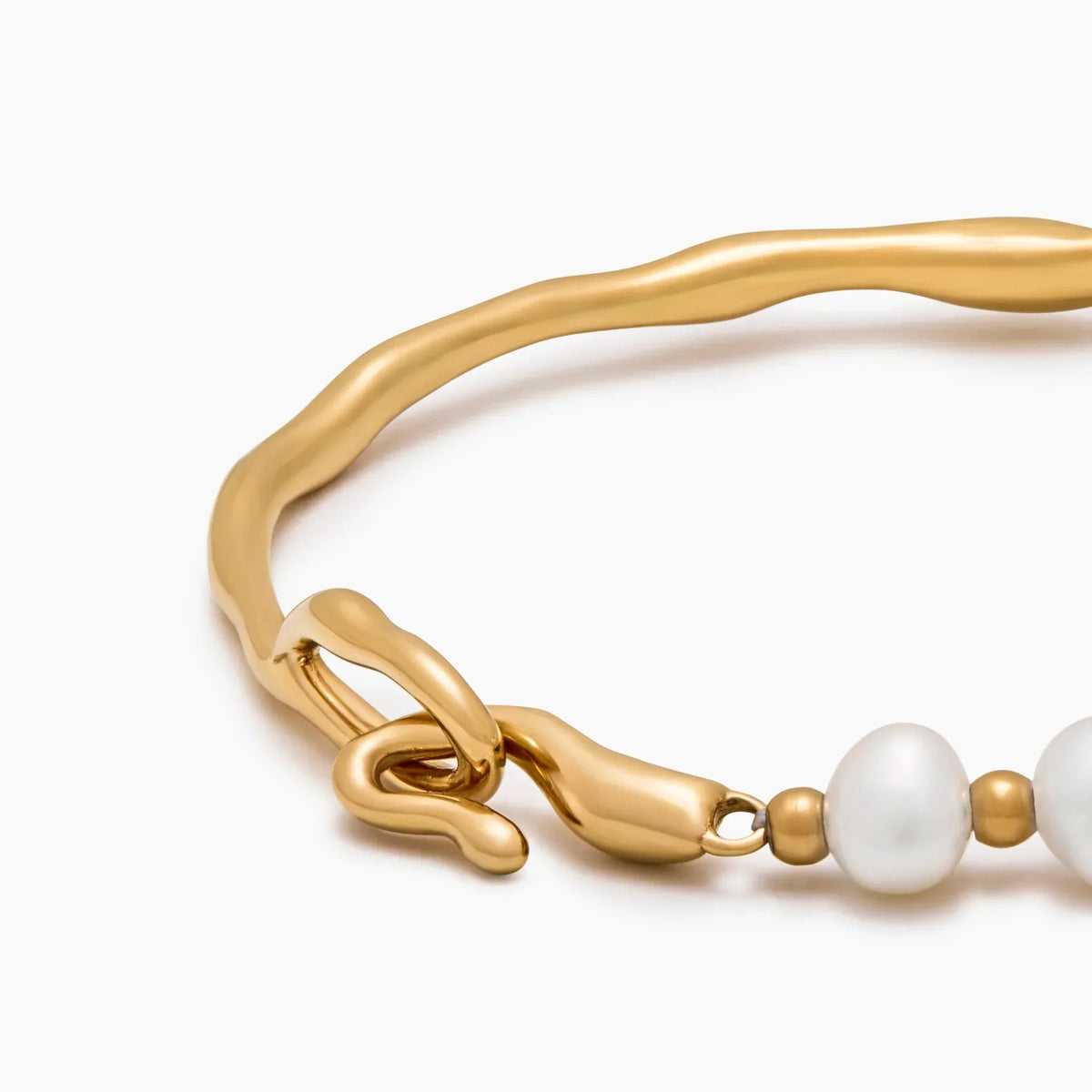 Isla Freshwater Pearl Bracelet