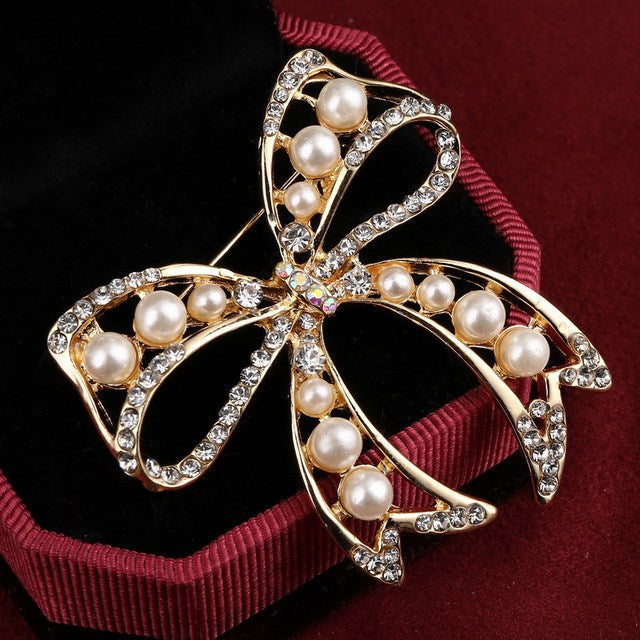 Vintage Butterfly Brooch with Pearls in Gold