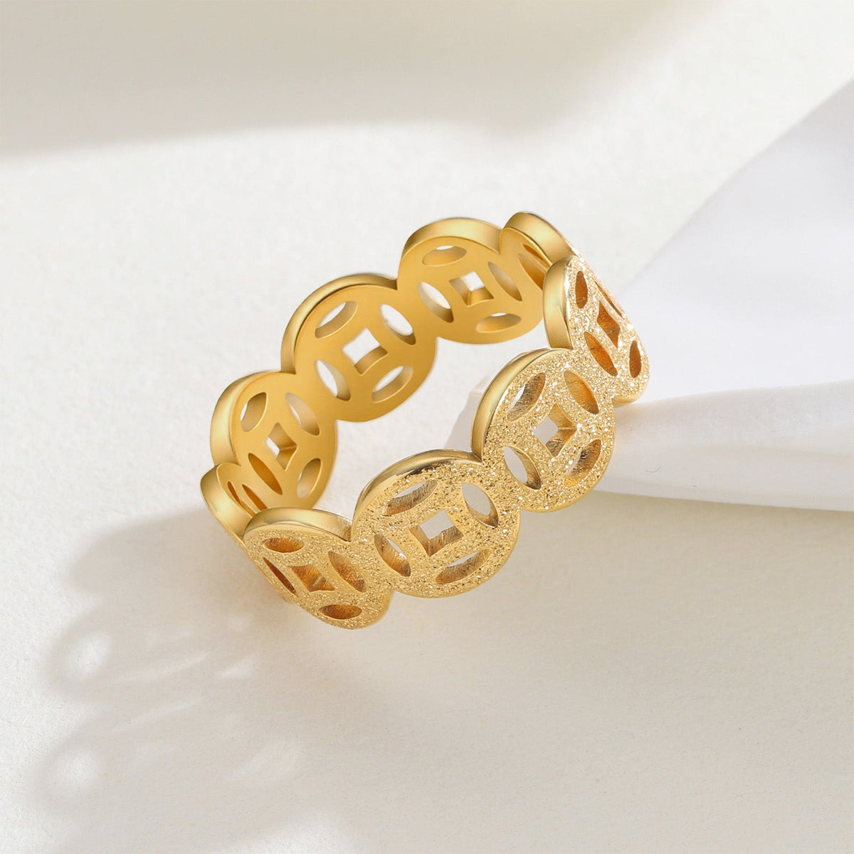 Ella Classic Pattern Ring | Gold