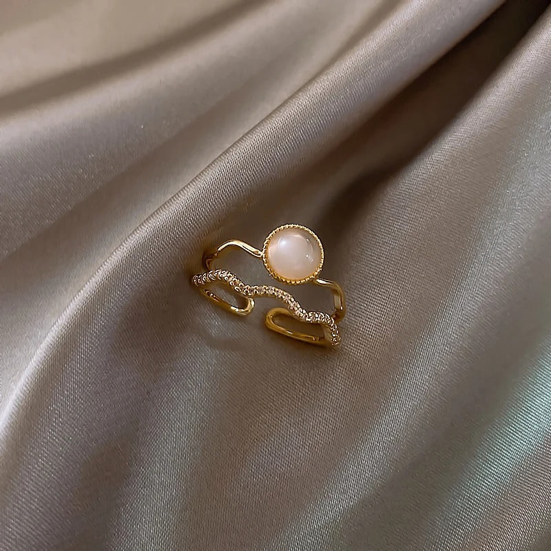 Vintage White Pearl & Gold Wave Adjustable Ring
